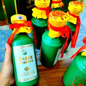 西宁高价回收30年50年80年茅台酒空瓶西宁上门回收茅台酒瓶3L6L空瓶子西宁回收茅台酒瓶